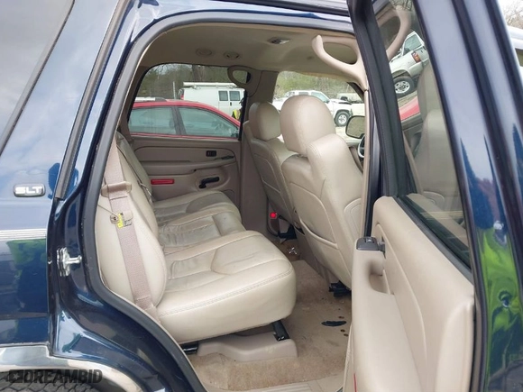 2005 GMC Yukon SLT with VIN 1GKEC13T35J206492, listed as a IAAI auction lot 41714271 with 200178 miles. Bid and sale history available at carsss.com. Image 8.