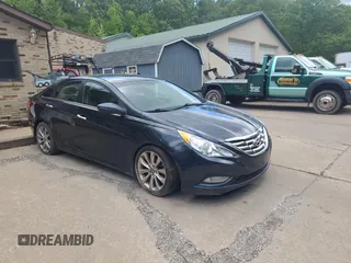 2012 Hyundai Sonata Limited z VIN 5NPEC4AC8CH416897, wystawiony jako Copart lot #58537175 z przebiegiem 137 059 mil mil oraz Czysty tytuł • Clean title. Historia ofert i sprzedaży dostępna na DreamBid. Obrazek 1.