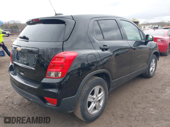 2019 Chevrolet Trax LS with VIN 3GNCJKSB1KL386803, listed as a IAAI auction lot 41832867 with 107,462 mi miles. Bid and sale history available at carsss.com. Image 4.