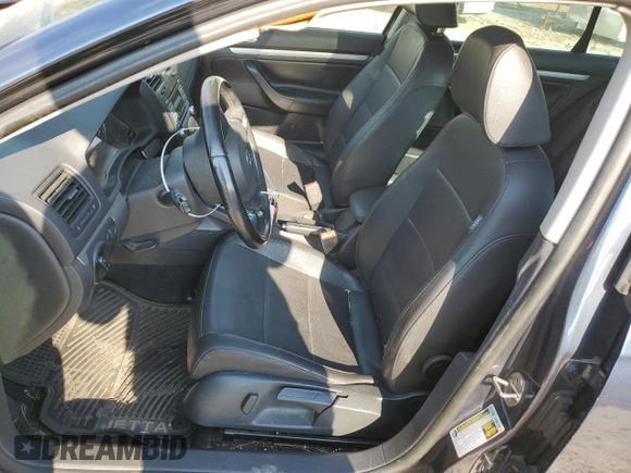 2010 Volkswagen Jetta Limited Edition z VIN 3VWRX7AJ7AM155840, wystawiony jako Copart lot #81065824 z przebiegiem 157 737 mil mil oraz Szkoda całkowita • Salvage title. Historia ofert i sprzedaży dostępna na DreamBid. Obrazek 7.