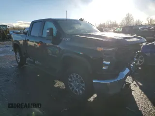 2021 Chevrolet Silverado 3500HD LT with VIN 1GC4YTEY7MF269092, listed as a Copart auction lot 84300724 with 92,215 mi miles and Salvage Title. Bid and sale history available at carsss.com. Image 4.