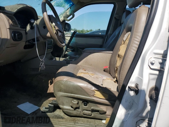 2003 Ford Explorer Eddie Bauer с VIN 1FMDU74K33UB43415, выставлен на аукционе Copart как лот 59747145 с пробегом Не указан миль и Списание • Salvage title. История ставок и продаж доступна на DreamBid. Изображение 7.