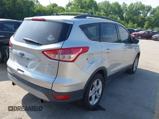 2013 Ford Escape SE z VIN 1FMCU0GX3DUC23910, wystawiony jako IAAI lot #42245926 z przebiegiem 159 076 mil mil oraz . Historia ofert i sprzedaży dostępna na DreamBid. Obrazek 4.