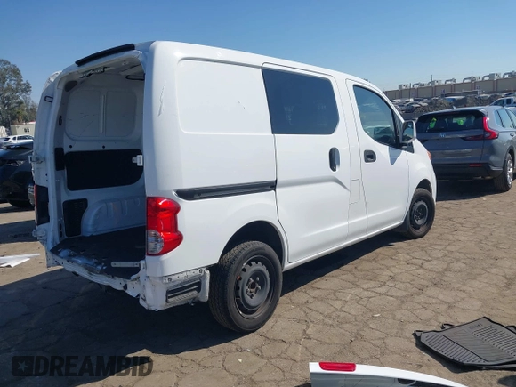 2020 Nissan NV200 S z VIN 3N6CM0KN0LK709242, wystawiony jako IAAI lot #41675882 z przebiegiem 90 395 mil mil oraz . Historia ofert i sprzedaży dostępna na DreamBid. Obrazek 4.