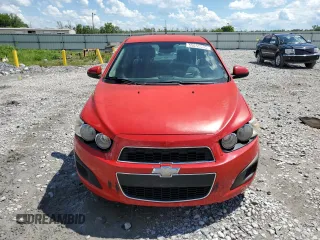 2012 Chevrolet Sonic LS z VIN 1G1JA5SH2C4174661, wystawiony jako Copart lot #56650635 z przebiegiem 128 258 mil mil oraz Szkoda całkowita • Salvage title. Historia ofert i sprzedaży dostępna na DreamBid. Obrazek 5.