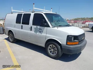 2014 Chevrolet Express Cargo Van with VIN 1GCSGAFX5E1170886, listed as a IAAI auction lot 41863020 with 154,692 mi miles. Bid and sale history available at carsss.com. Image 1.