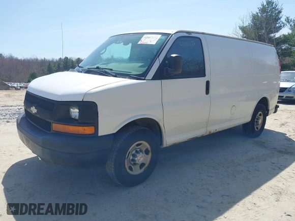 2008 Chevrolet Express Cargo Van with VIN 1GCGG25C381208002, listed as a IAAI auction lot 42067122 with 165,007 mi miles. Bid and sale history available at carsss.com. Image 2.