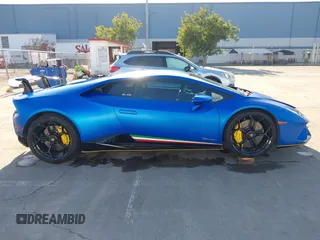 2019 Lamborghini Huracan z VIN ZHWUD4ZF8KLA11733, wystawiony jako IAAI lot #41433768 z przebiegiem 11 736 mil mil oraz . Historia ofert i sprzedaży dostępna na DreamBid. Obrazek 13.