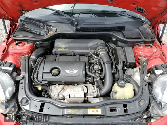 2013 MINI Convertible S с VIN WMWZP3C59DT706087, выставлен на аукционе Copart как лот 54504375 с пробегом 100 550 миль миль и Списание • Salvage title. История ставок и продаж доступна на DreamBid. Изображение 11.