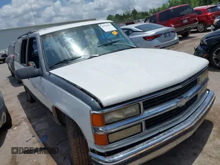 1994 Chevrolet Suburban with VIN 3GCEC26K3RM108415, listed as a IAAI auction lot 42592034 with 194,532 mi miles and . Bid and sale history available at DreamBid. Image 1.