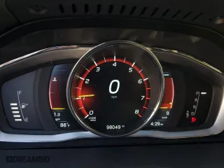 2016 Volvo V60 Cross Country T5 with VIN YV4612HK0G1006181, listed as a Copart auction lot 82689074 with 98,049 mi miles and Salvage Title. Bid and sale history available at carsss.com. Image 9.