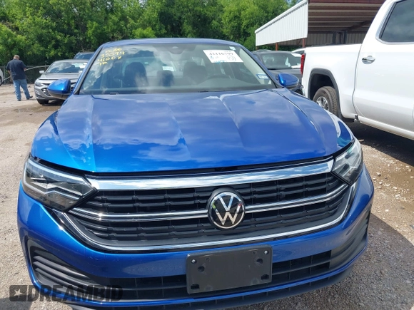 2024 Volkswagen Jetta SE with VIN 3VWEM7BU9RM007894, listed as a IAAI auction lot 42116799 with 35,023 mi miles and . Bid and sale history available at DreamBid. Image 11.
