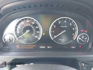 2016 BMW X5 xDrive40e z VIN 5UXKT0C54G0S78772, wystawiony jako IAAI lot #41807726 z przebiegiem 152 965 mil mil oraz . Historia ofert i sprzedaży dostępna na DreamBid. Obrazek 7.