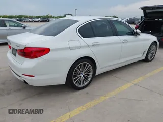 2018 BMW 5 Series 530i z VIN WBAJA5C54JWA39338, wystawiony jako IAAI lot #42107759 z przebiegiem 97 037 mil mil oraz . Historia ofert i sprzedaży dostępna na DreamBid. Obrazek 4.