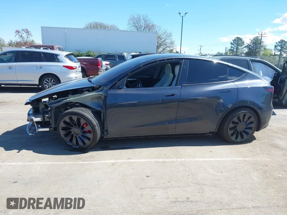 2024 Tesla Model Y Performance with VIN 7SAYGDEF1RA329825, listed as a IAAI auction lot 41762602 with 3,923 mi miles and . Bid and sale history available at DreamBid. Image 15.