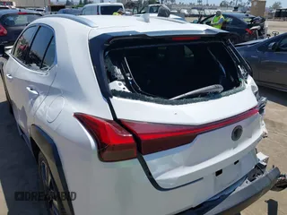 2020 Lexus UX 200 z VIN JTHX3JBH3L2029076, wystawiony jako IAAI lot #42554639 z przebiegiem 62 861 mil mil oraz . Historia ofert i sprzedaży dostępna na DreamBid. Obrazek 6.