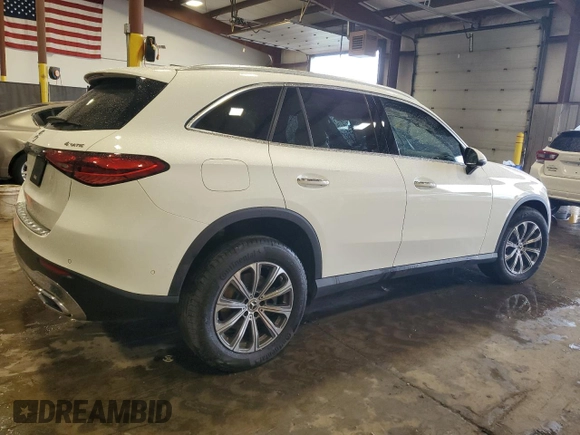 2025 Mercedes-Benz GLC 300 z VIN W1NKM4HB0SF282949, wystawiony jako Copart lot #56732965 z przebiegiem 9 971 mil mil oraz Szkoda całkowita • Salvage title. Historia ofert i sprzedaży dostępna na DreamBid. Obrazek 3.