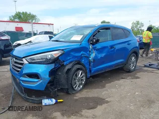 2016 Hyundai Tucson SE z VIN KM8J3CA46GU158341, wystawiony jako IAAI lot #42211047 z przebiegiem 84 112 mil mil oraz . Historia ofert i sprzedaży dostępna na DreamBid. Obrazek 18.
