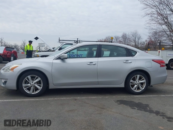 2013 Nissan Altima SV with VIN 1N4AL3AP7DC268367, listed as a IAAI auction lot 41911133 with 192,844 mi miles and . Bid and sale history available at carsss.com. Image 14.