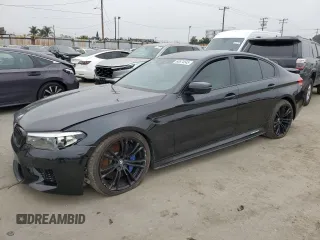 2020 BMW M5 z VIN WBSJF0C02LCE10800, wystawiony jako Copart lot #60674545 z przebiegiem Nie podano mil oraz Szkoda całkowita • Salvage title. Historia ofert i sprzedaży dostępna na DreamBid. Obrazek 1.