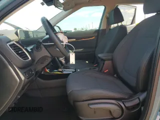 2025 Kia Seltos S z VIN KNDEU2AA5S7700619, wystawiony jako Copart lot #55867285 z przebiegiem 4 400 mil mil oraz Nie do naprawy • Non repairable. Historia ofert i sprzedaży dostępna na DreamBid. Obrazek 7.
