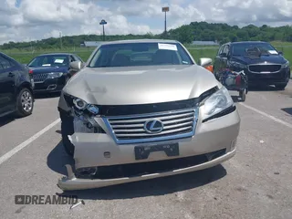 2012 Lexus ES 330 z VIN JTHBK1EG0C2490879, wystawiony jako IAAI lot #42296690 z przebiegiem 104 658 mil mil oraz . Historia ofert i sprzedaży dostępna na DreamBid. Obrazek 12.