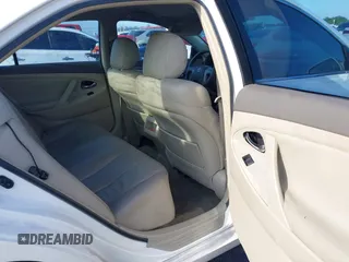 2007 Toyota Camry CE z VIN 4T1BE46K27U670867, wystawiony jako IAAI lot #42398921 z przebiegiem 142 655 mil mil oraz . Historia ofert i sprzedaży dostępna na DreamBid. Obrazek 8.
