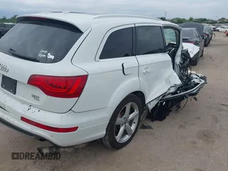2014 Audi Q7 S line Prestige с VIN WA1DGAFE2ED020623, выставлен на аукционе IAAI как лот 42047146 с пробегом Не указан миль и . История ставок и продаж доступна на DreamBid. Изображение 4.