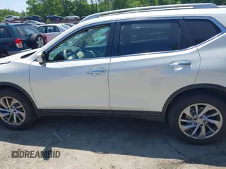 2015 Nissan Rogue SL z VIN 5N1AT2MV6FC882436, wystawiony jako IAAI lot #42372308 z przebiegiem 132 123 mil mil oraz . Historia ofert i sprzedaży dostępna na DreamBid. Obrazek 14.
