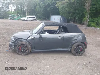 2015 MINI Convertible S с VIN WMWZP3C53FT708047, выставлен на аукционе IAAI как лот 42617704 с пробегом 24 932 миль миль и . История ставок и продаж доступна на DreamBid. Изображение 13.
