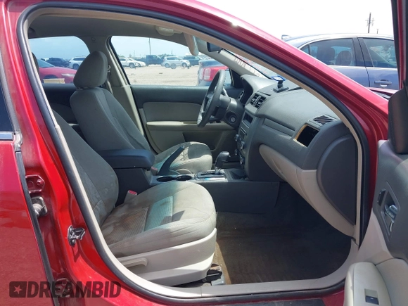 2010 Ford Fusion SE z VIN 3FAHP0HA2AR262234, wystawiony jako IAAI lot #42445664 z przebiegiem 85 912 mil mil oraz . Historia ofert i sprzedaży dostępna na DreamBid. Obrazek 5.
