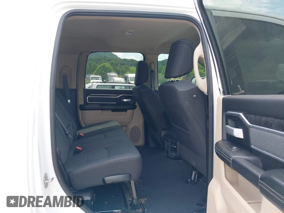 2022 Ram 2500 Big Horn with VIN 3C6UR5MJ0NG383441, listed as a IAAI auction lot 42368641 with 27,903 mi miles and . Bid and sale history available at DreamBid. Image 8.