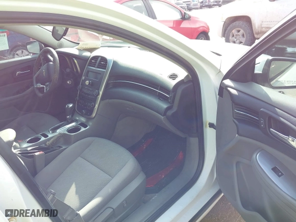 2014 Chevrolet Malibu LS with VIN 1G11B5SL6EU152408, listed as a IAAI auction lot 41624643 with 74,259 mi miles. Bid and sale history available at carsss.com. Image 5.