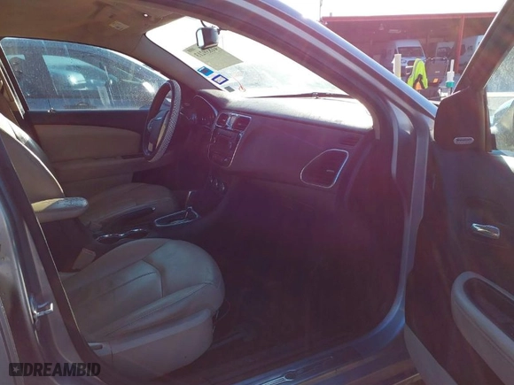 2013 Chrysler 200 Limited with VIN 1C3CCBCGXDN597972, listed as a IAAI auction lot 41839213 with 147,859 mi miles. Bid and sale history available at carsss.com. Image 5.