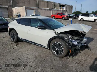 2022 Kia EV6 Wind with VIN KNDC3DLC7N5070431, listed as a Copart auction lot 69872814 with 38,197 mi miles and Salvage Title. Bid and sale history available at carsss.com. Image 4.