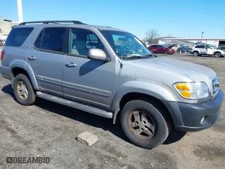 2001 Toyota Sequoia Limited with VIN 5TDBT48A21S027820, listed as a IAAI auction lot 41874513 with 237,717 mi miles. Bid and sale history available at carsss.com. Image 1.