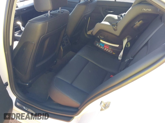 2011 BMW 3 Series 328i xDrive with VIN WBAPK5C54BA660470, listed as a IAAI auction lot 42077314 with 69,572 mi miles and . Bid and sale history available at DreamBid. Image 8.