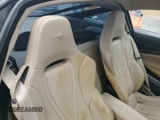 2018 McLaren 720S z VIN SBM14DCA1JW001121, wystawiony jako Copart lot #85629594 z przebiegiem 15 342 mil mil oraz Szkody całkowita. Historia ofert i sprzedaży dostępna na DreamBid. Obrazek 10.