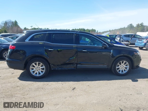 2019 Lincoln MKT with VIN 2LMHJ5NK2KBL03273, listed as a IAAI auction lot 42071546 with 255,186 mi miles and . Bid and sale history available at DreamBid. Image 13.
