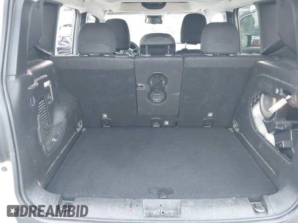 2017 Jeep Renegade Latitude with VIN ZACCJBBB5HPF68898, listed as a IAAI auction lot 41647375 with 98,270 mi miles. Bid and sale history available at carsss.com. Image 17.