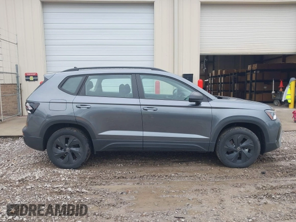 2025 Volkswagen Taos z VIN 3VV5C7B24SM004848, wystawiony jako IAAI lot #42118721 z przebiegiem 6378 mil mil oraz . Historia ofert i sprzedaży dostępna na DreamBid. Obrazek 13.