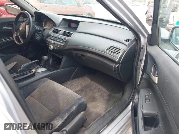 2008 Honda Accord LX z VIN 1HGCP26318A033358, wystawiony jako IAAI lot #42332316 z przebiegiem 273 008 mil mil oraz . Historia ofert i sprzedaży dostępna na DreamBid. Obrazek 5.