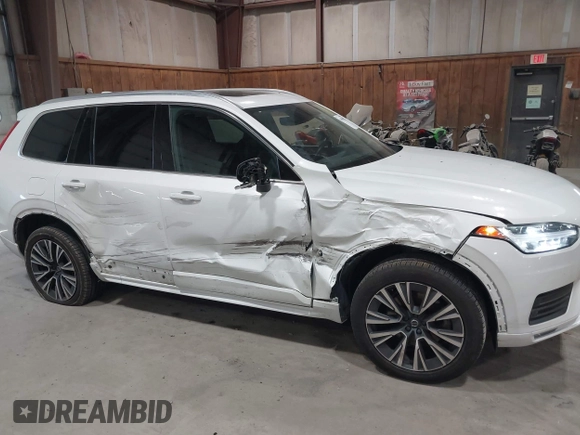 2020 Volvo XC90 Momentum with VIN YV4102PK4L1531480, listed as a IAAI auction lot 41990921 with 68,989 mi miles. Bid and sale history available at carsss.com. Image 6.
