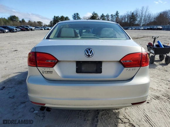 2011 Volkswagen Jetta Sedan SE w/Convenience with VIN 3VWDX7AJ3BM385600, listed as a Copart auction lot 49631515 with 59,586 mi miles and Clean Title. Bid and sale history available at carsss.com. Image 6.