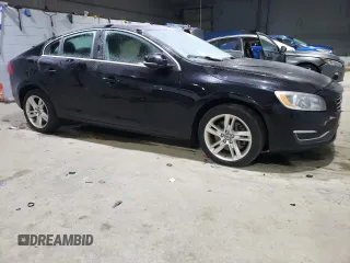 2015 Volvo S60 T5 Premier z VIN YV1612TK1F2332441, wystawiony jako Copart lot #89086705 z przebiegiem Nie podano mil oraz Szkoda całkowita • Salvage title. Historia ofert i sprzedaży dostępna na DreamBid. Obrazek 4.