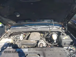 2006 Chevrolet Silverado 1500 LT1 with VIN 2GCEK13TX61199311, listed as a IAAI auction lot 41275692 with 176,734 mi miles. Bid and sale history available at carsss.com. Image 10.