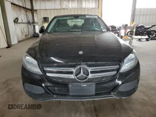 2016 Mercedes-Benz C 300 z VIN 55SWF4JB0GU165508, wystawiony jako Copart lot #58402445 z przebiegiem 183 052 mil mil oraz Czysty tytuł • Clean title. Historia ofert i sprzedaży dostępna na DreamBid. Obrazek 5.
