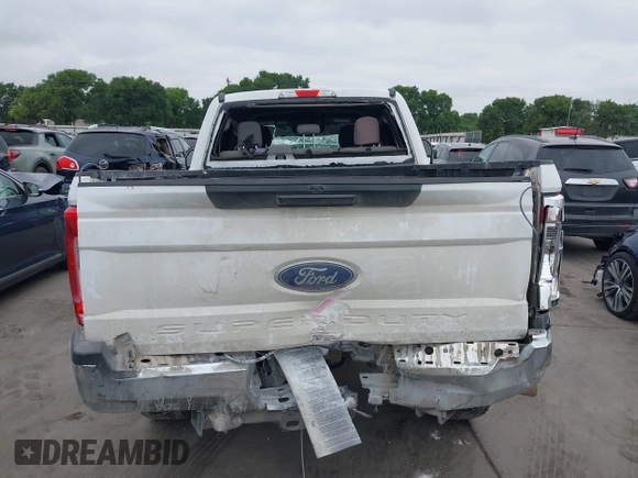 2019 Ford F-250 XL with VIN 1FT7W2BT4KEF15878, listed as a IAAI auction lot 42082697 with 183,497 mi miles and . Bid and sale history available at DreamBid. Image 16.