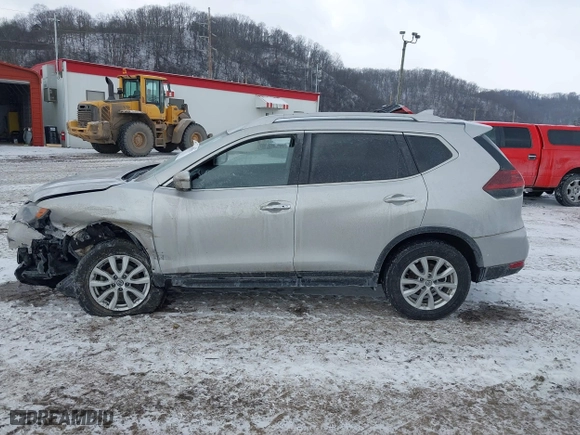 2020 Nissan Rogue SV with VIN JN8AT2MV3LW142622, listed as a IAAI auction lot 41617622 with 70,135 mi miles. Bid and sale history available at carsss.com. Image 14.