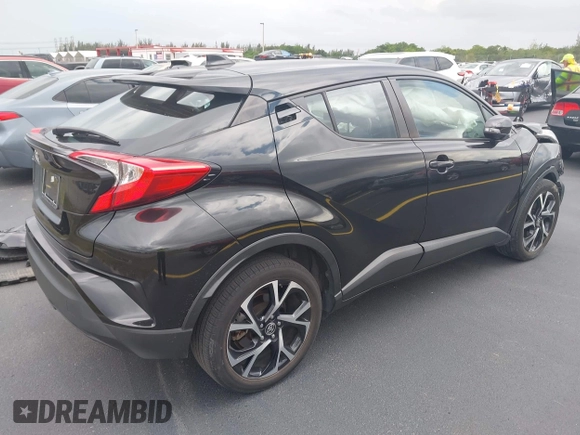 2021 Toyota C-HR LE z VIN NMTKHMBX3MR127202, wystawiony jako IAAI lot #42188312 z przebiegiem 54 029 mil mil oraz . Historia ofert i sprzedaży dostępna na DreamBid. Obrazek 4.